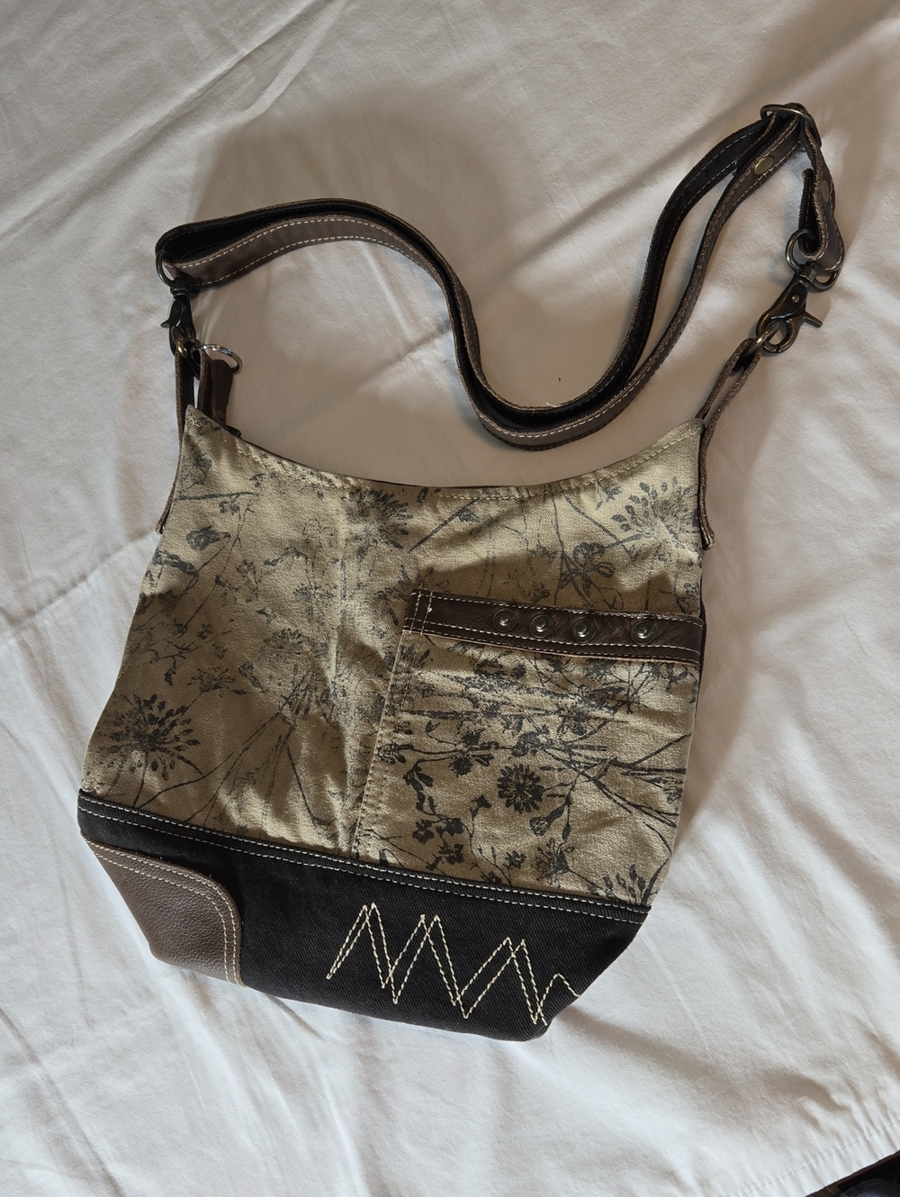 Myra Crossbody